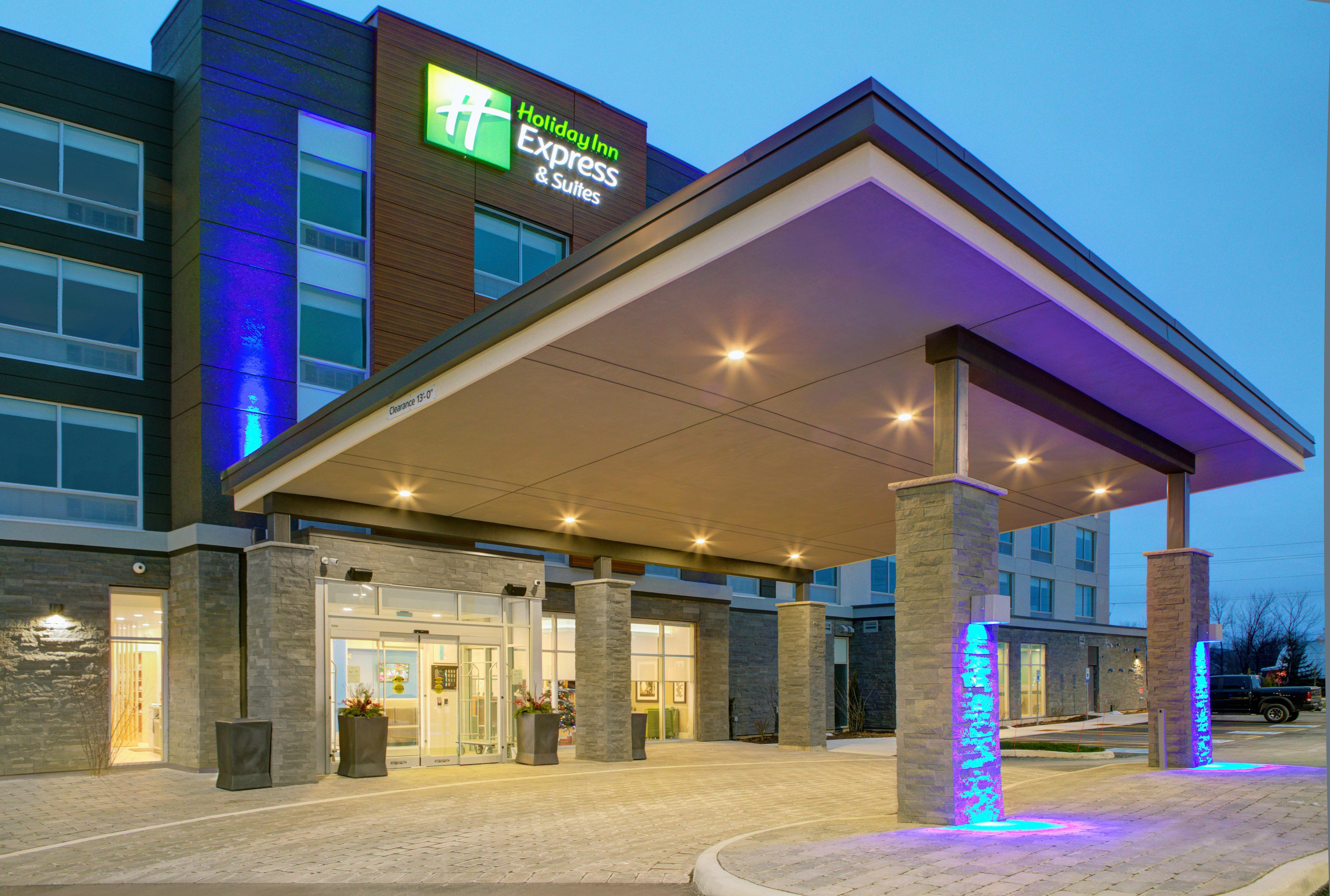 Holiday Inn Express & Suites - Collingwood Exterior foto