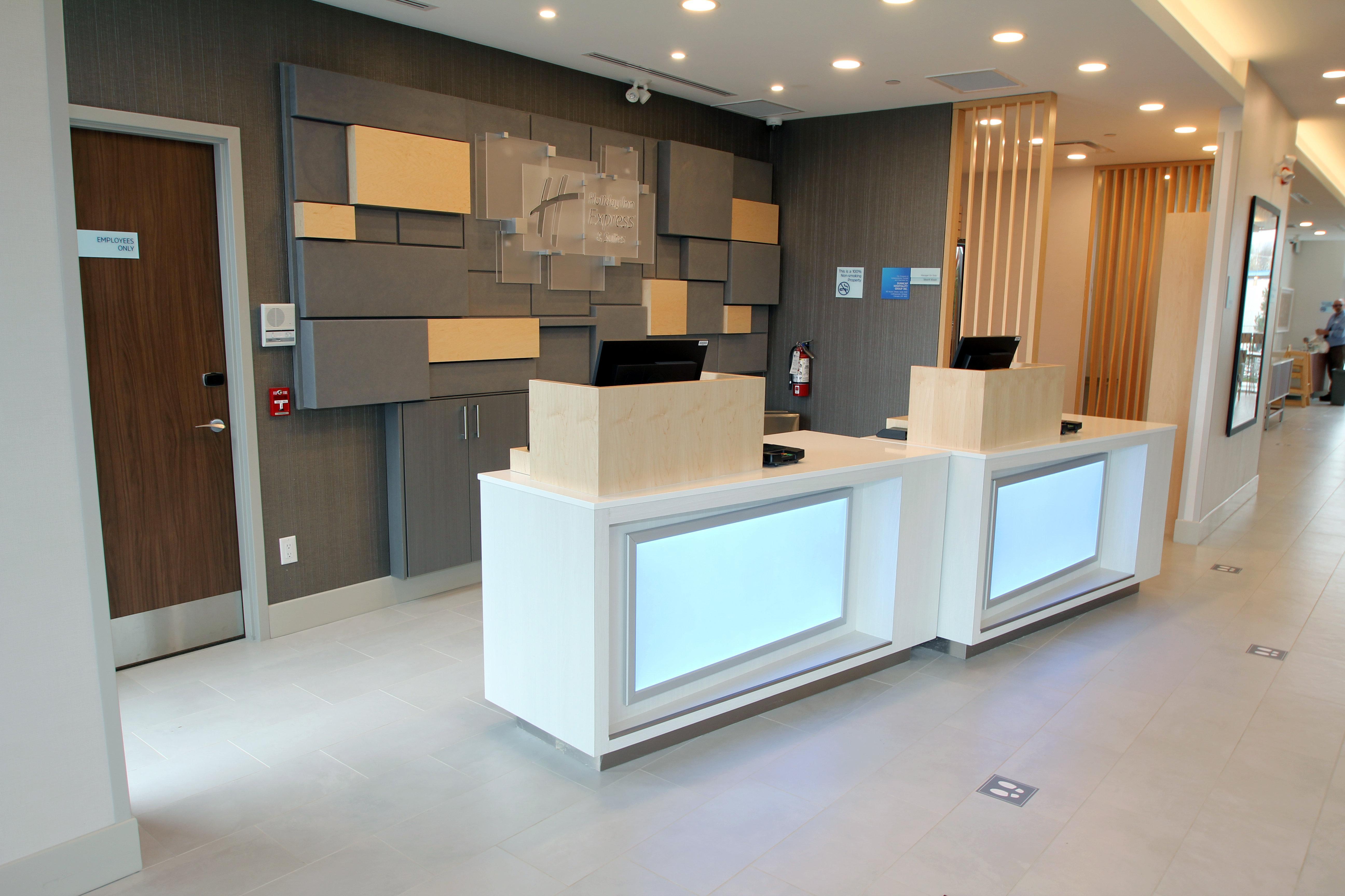Holiday Inn Express & Suites - Collingwood Exterior foto